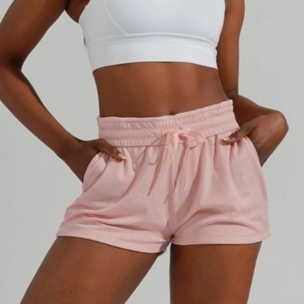Buff bunny pump short in blush Women’s size Medium